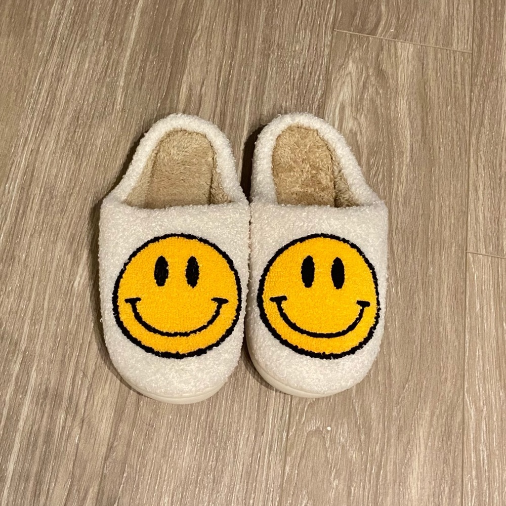 Smiley Slippers - Picture 2 of 6